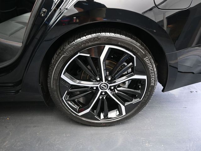 2024 Super Black Clearcoat Nissan Altima 2.0 SR FWD Sedan
