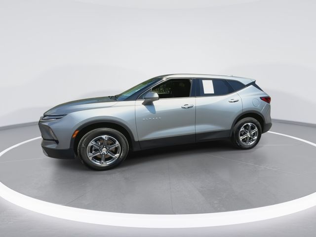 Used 2025 Gray Chevrolet LT image 5