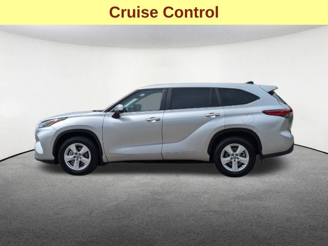 2023 Toyota Highlander LE 9