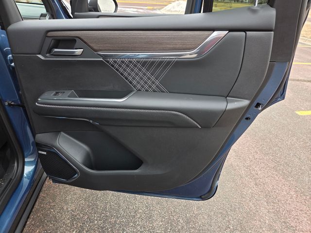 2026 GMC Acadia Denali AWD