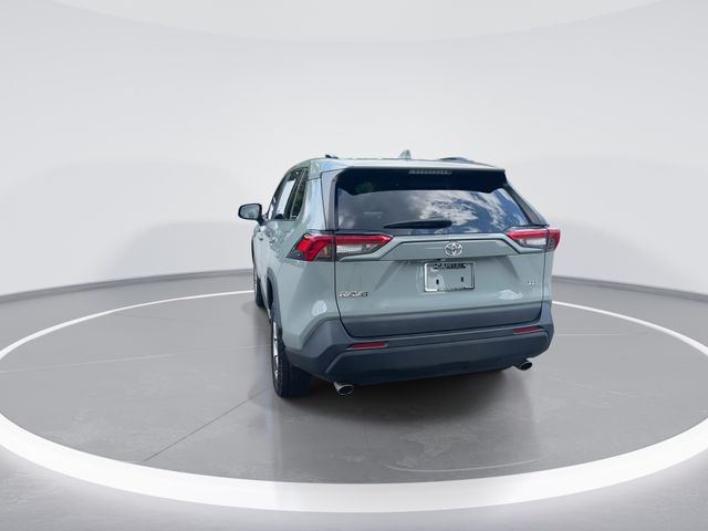Used 2022  Toyota XLE image 7