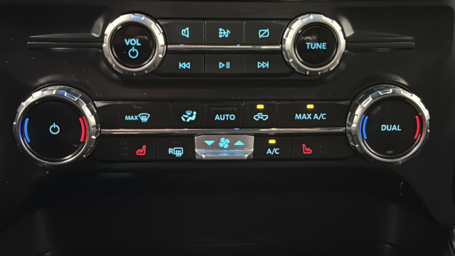 Used 2024 Rapid Red Metallic Tinted Clearcoat Ford XLT image 19