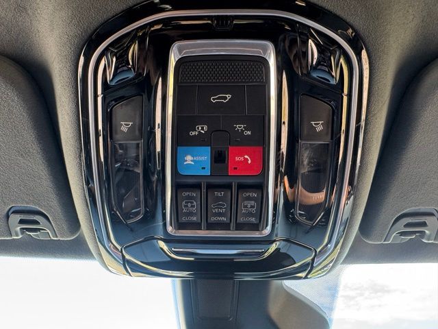Used 2022 Black Jeep Series III image 33
