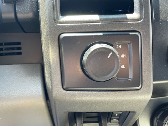 2021 Ford F-250SD XLT - Iconic Silver Metallic exterior view 19