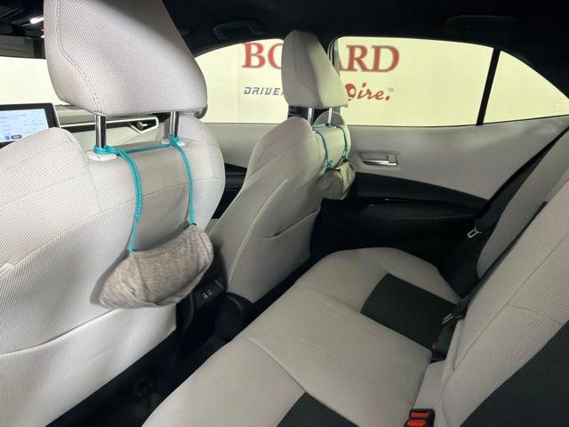 2024 Magnetic Gray Metallic Toyota Corolla Hatchback SE FWD Hatchback