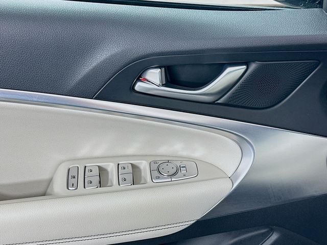Thumbnail: 2025 Genesis G70 - 18