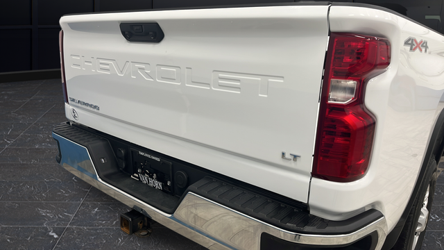 Used 2025 Summit White Chevrolet LT image 38