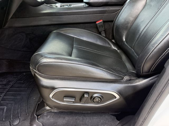 2023 Jeep Wagoneer Base White at River Oaks CDJR