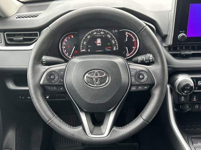 2024 Toyota RAV4 XLE 8