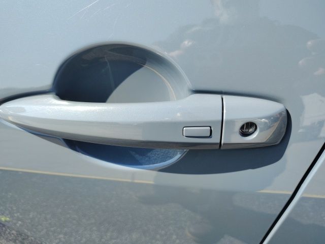 Used 2025 Gray Nissan SR image 9