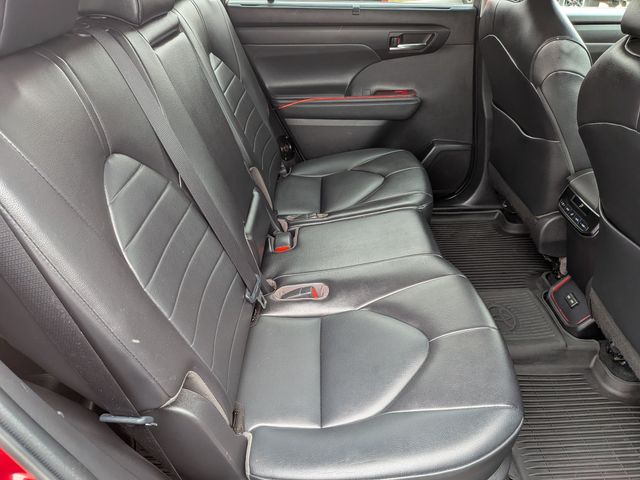 2022 Toyota Highlander - Image 30