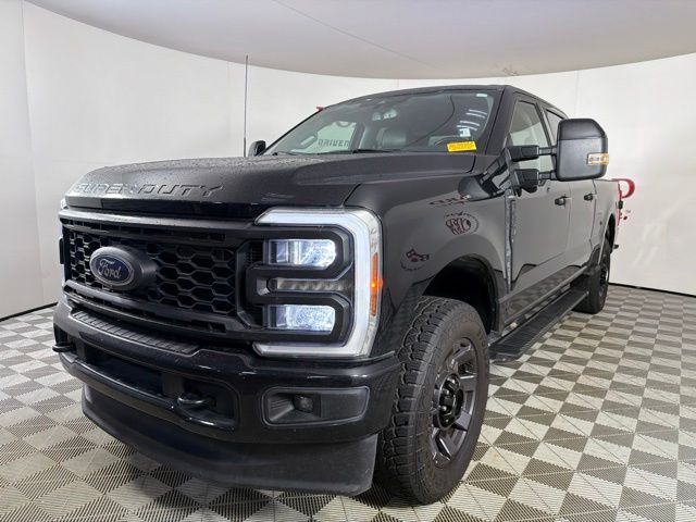 2024 Black Metallic Ford Super Duty F-250 SRW Lariat 4X4 Truck