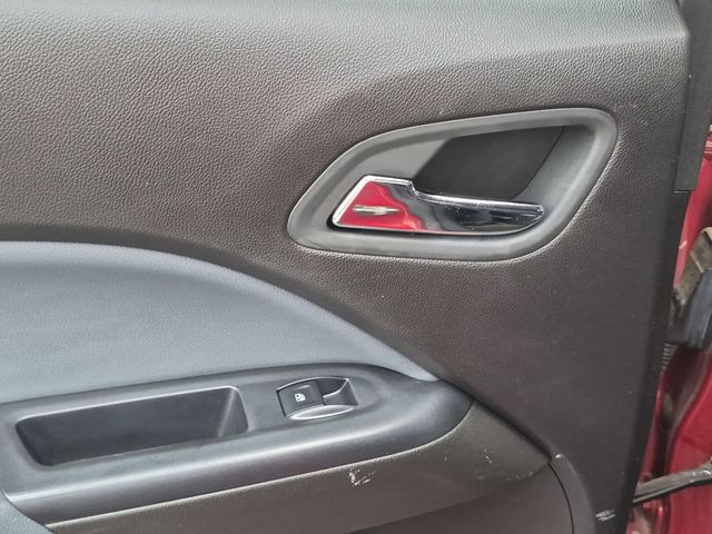 Used 2016 Red Chevrolet Z71 image 27