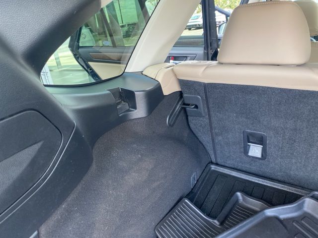 2018 Subaru Outback 2.5i 32