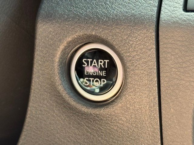 2025 Nissan Frontier SV - Photo 18