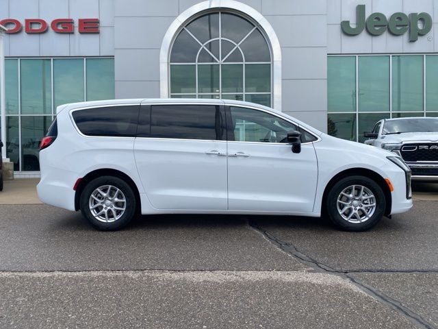 2027 Chrysler Pacifica