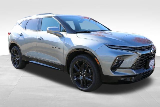 2025 Chevrolet Blazer RS 18