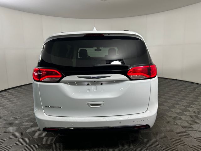 2019 Chrysler Pacifica Touring L 5