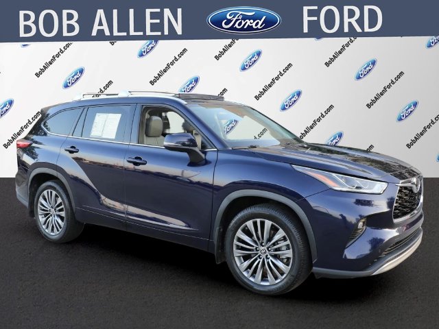 Used 2021 Toyota Highlander Platinum with VIN 5TDFZRBH3MS104797 for sale in Kansas City