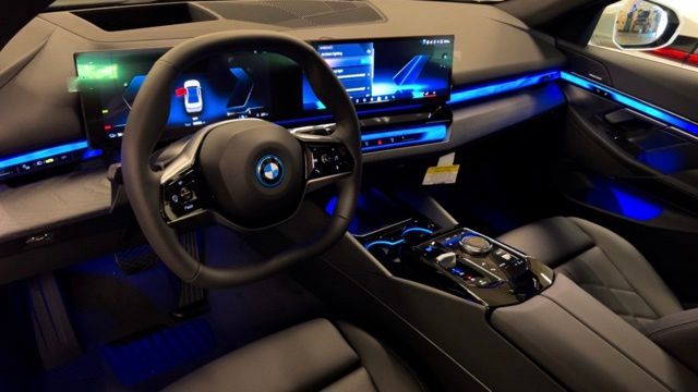 2025 BMW i5 xDrive40 10