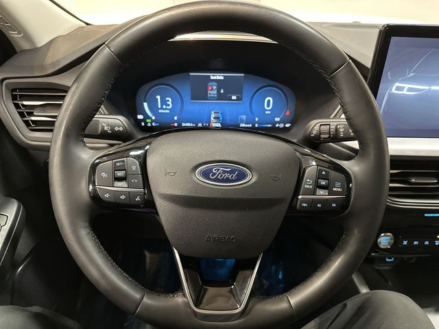 Used 2023 Silver Ford Platinum image 17