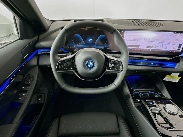 2025 BMW i5 xDrive40 11