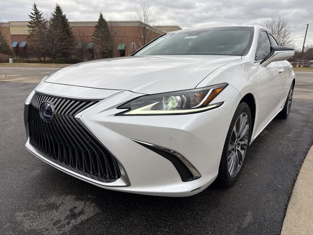 2020 Lexus ES Hybrid 300h FWD
