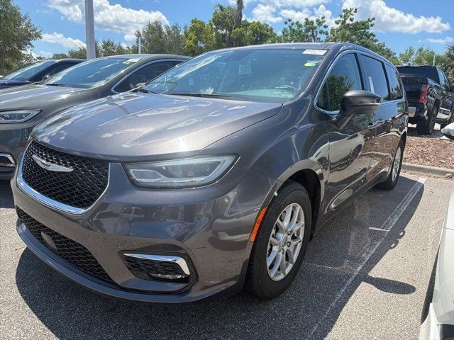 2023 Chrysler Pacifica Touring L's photo