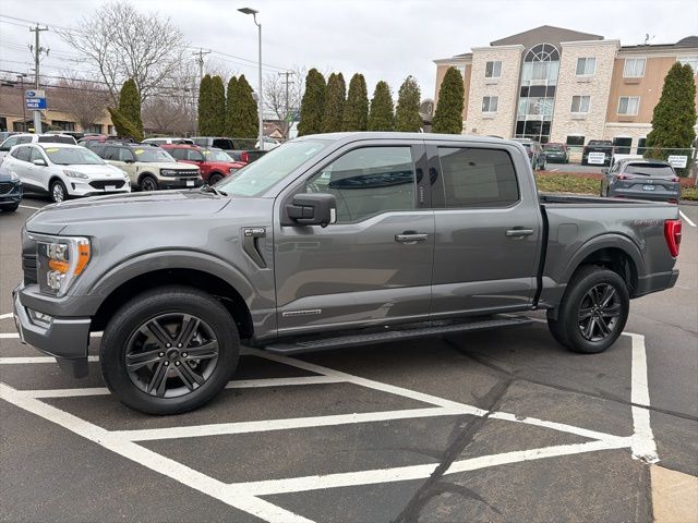 View vehicle photo 4