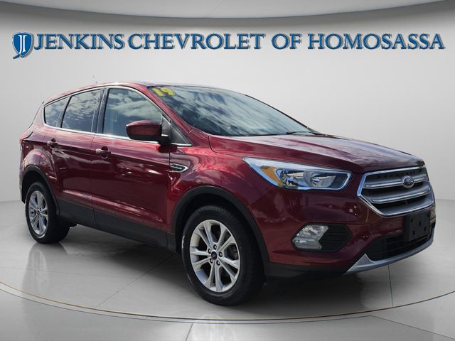 Ruby Red Metallic 2019 Ford Escape SE FWD SUV / Crossover Front-Wheel Drive 6-Speed Automatic