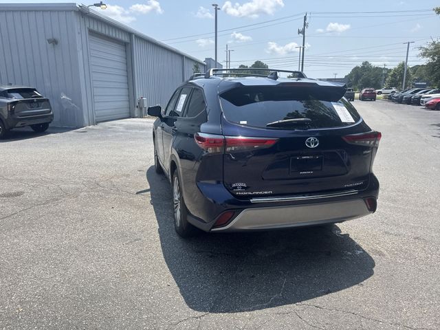 Used 2022  Toyota Platinum image 7