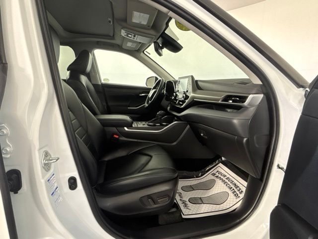 Used 2022 Toyota Highlander SUV