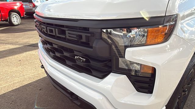 2025 Chevrolet Silverado 1500 Custom 9