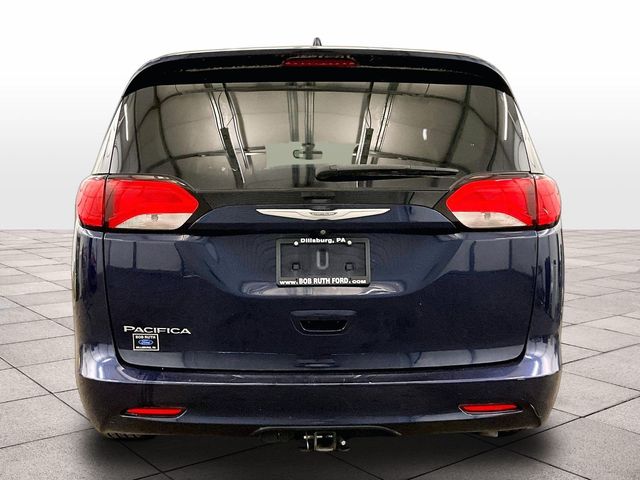 2017 Chrysler Pacifica Touring - 3