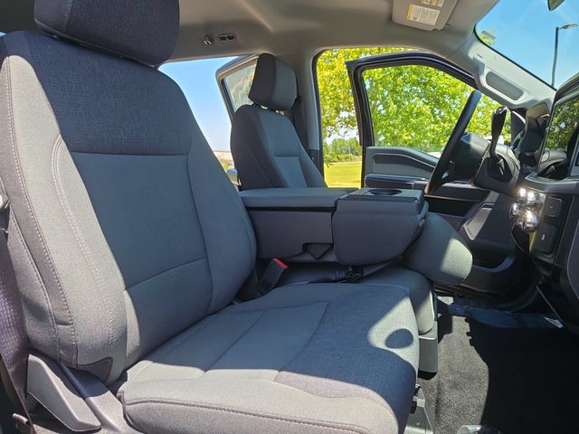 Used 2025 Agate Black Metallic Ford XLT image 11