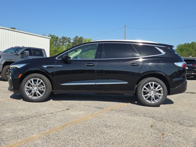 2022 Buick Enclave Essence:C02611
