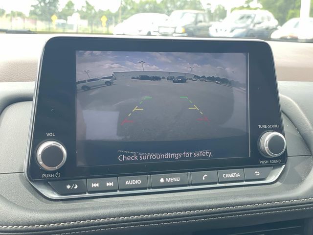 Used 2023 Black Nissan S image 25