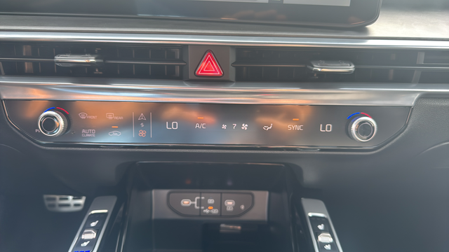 New 2026 White Kia X-Line SX Prestige image 19