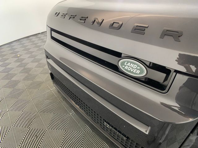 2022 Land Rover Defender 90 X-Dynamic HSE 37