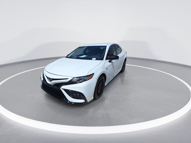 Used 2023 Ice Toyota SE image 3
