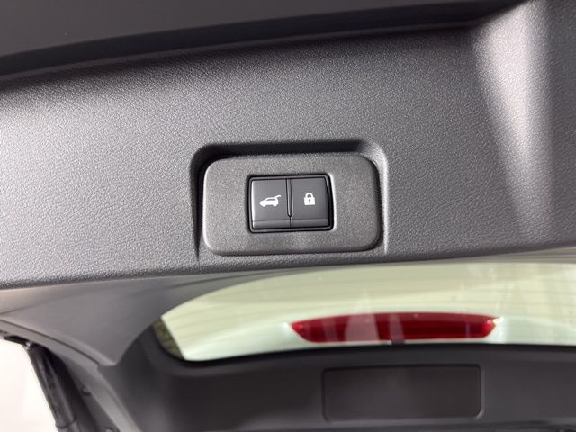 2025 Everest White Pearl Nissan Rogue Platinum FWD SUV