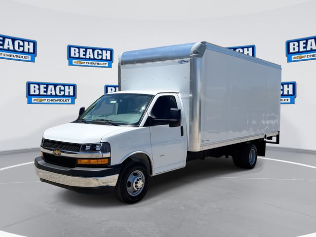 Summit White 2026 Chevrolet Express Chassis Van Rear-Wheel Drive 8-Speed Automatic