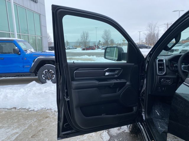 2026 Ram 1500 Big Horn/Lone Star - Diamond Black Crystal Pearlcoat exterior view 9