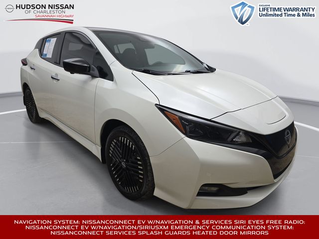 Super Black/Pearl White 2023 Nissan LEAF Hatchback Front-Wheel Drive Automatic