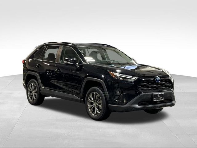 2022 Toyota RAV4 Hybrid XLE Premium 7