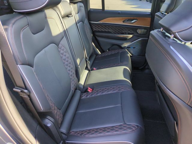 Used 2024 Gray Jeep Summit Reserve image 33