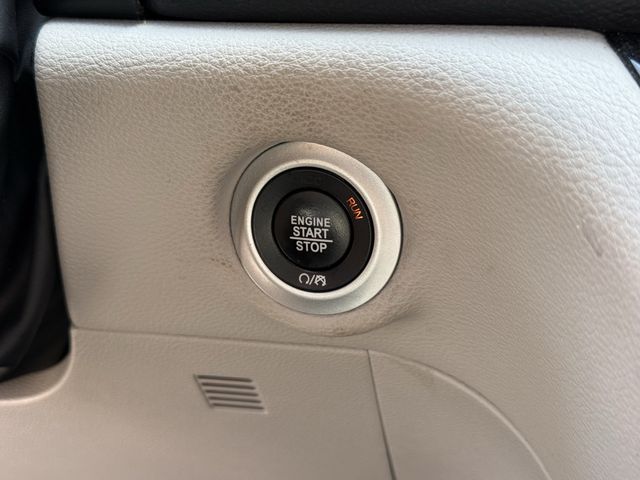 2023 Chrysler Pacifica Limited Gray at Durrett Motor Company