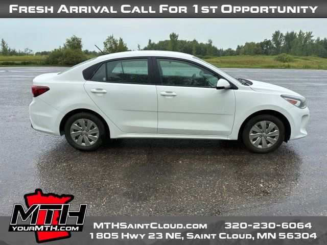 Clear White 2018 Kia Rio Sedan Front-Wheel Drive 6-Speed Automatic