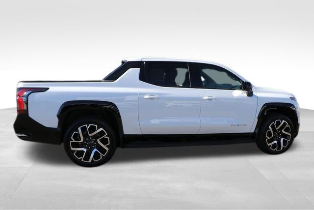 2024 Chevrolet Silverado EV RST 17