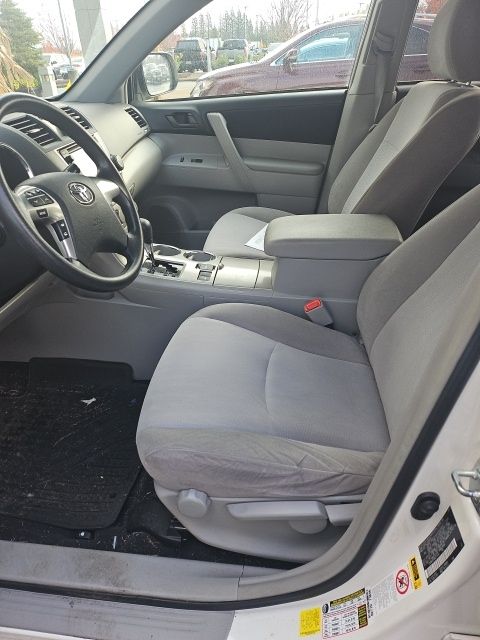 2013 Toyota Highlander Base 3